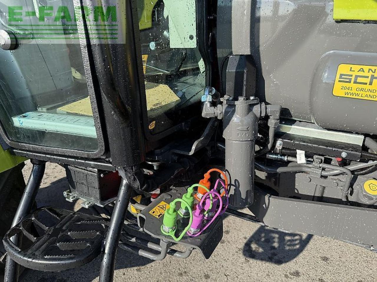 Farm tractor CLAAS elios 320