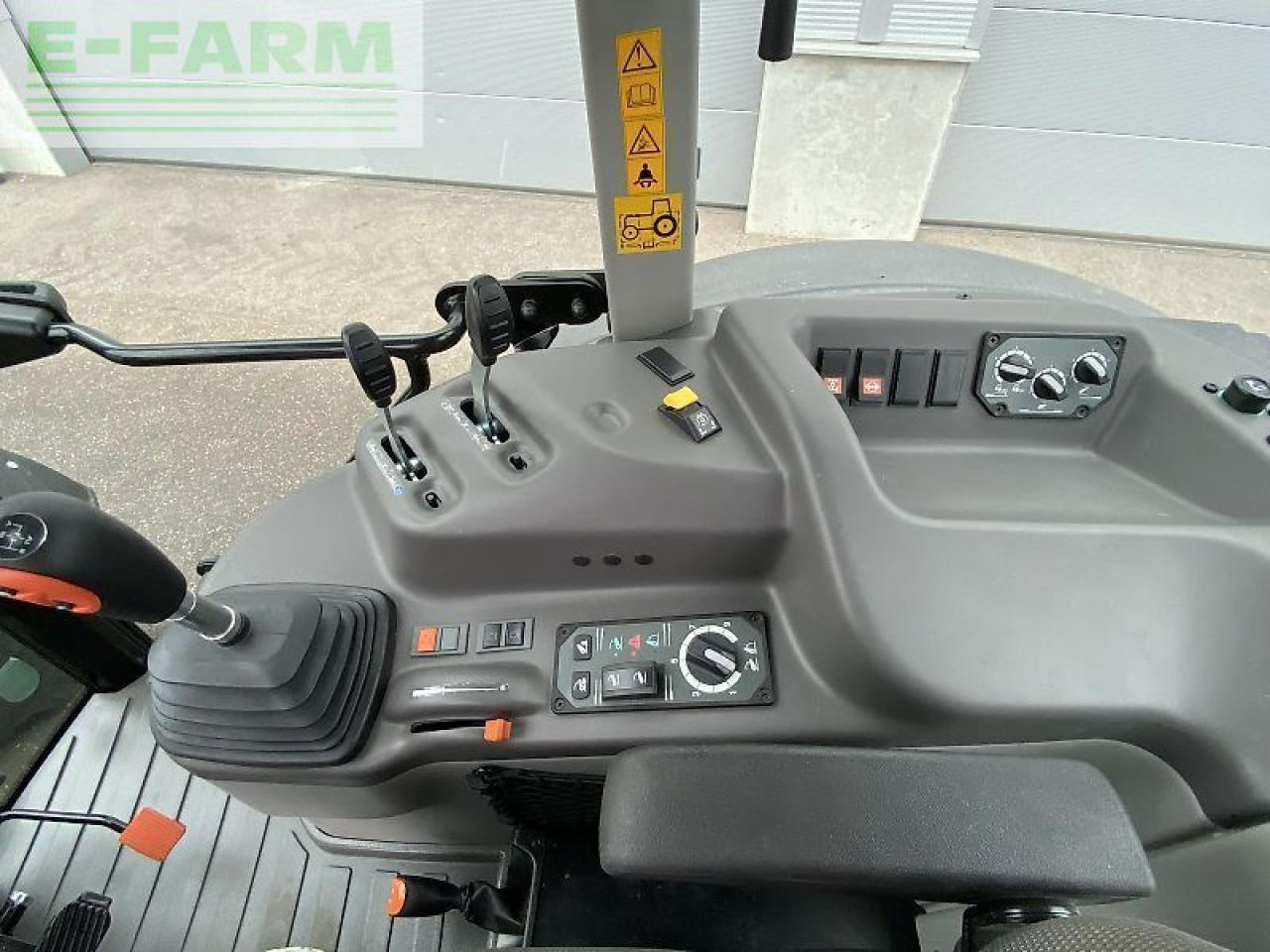 Farm tractor CLAAS elios 320