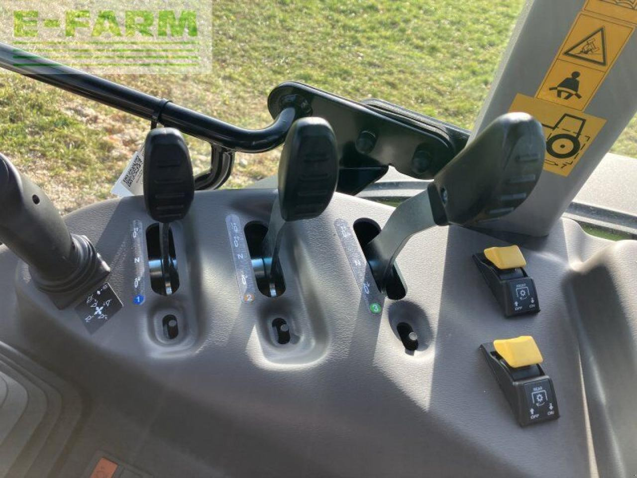 Farm tractor CLAAS elios 320