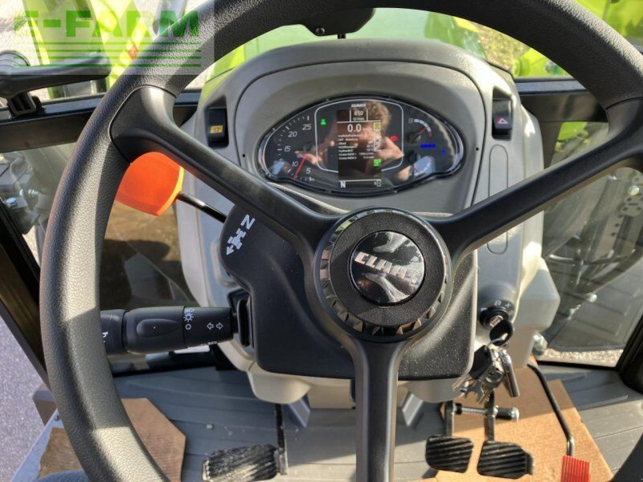 Farm tractor CLAAS elios 320