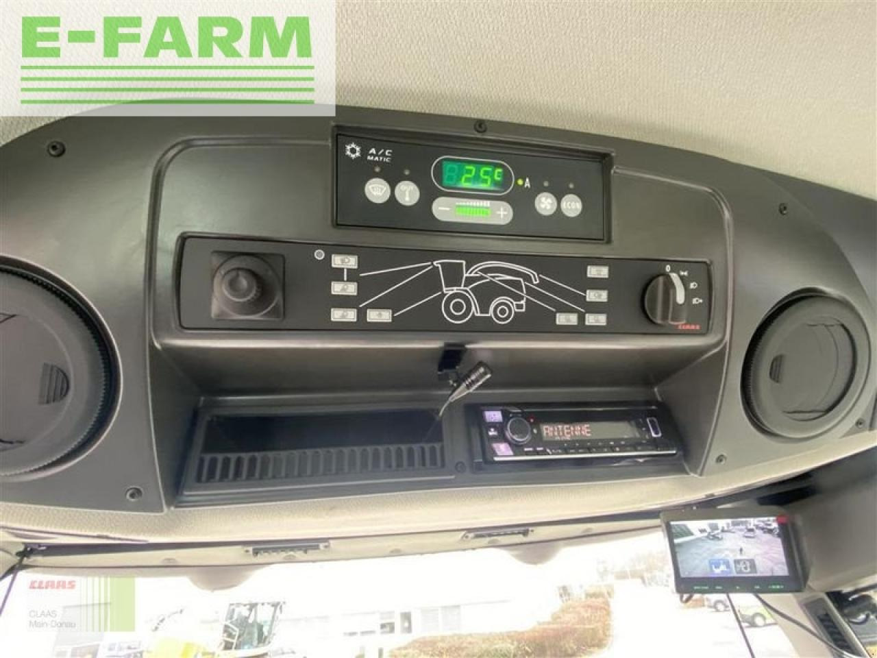 Farm tractor CLAAS jaguar 970 - stage v