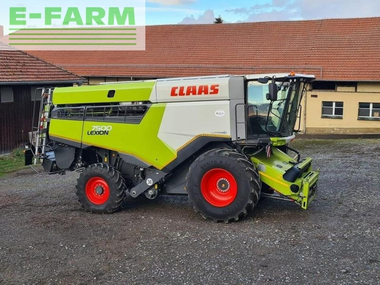 Farm tractor CLAAS lexion 7500