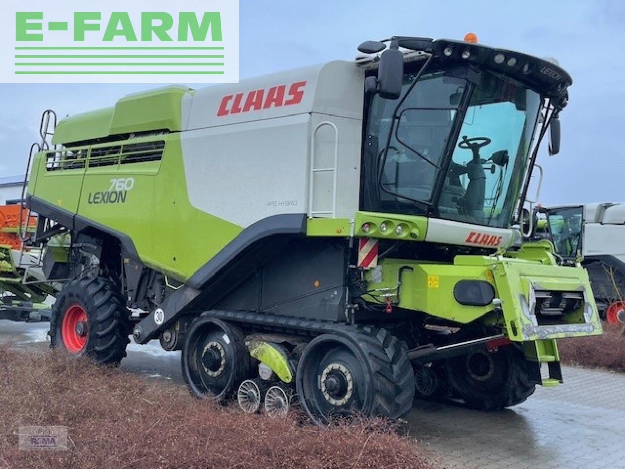 Farm tractor CLAAS lexion 760 terra trac