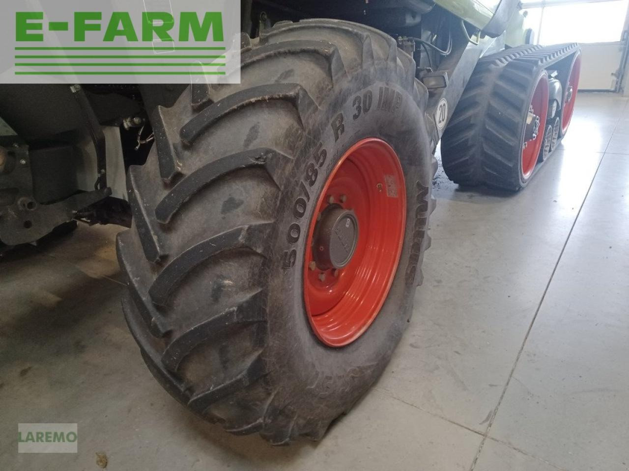 Farm tractor CLAAS lexion 770 tt + v 930