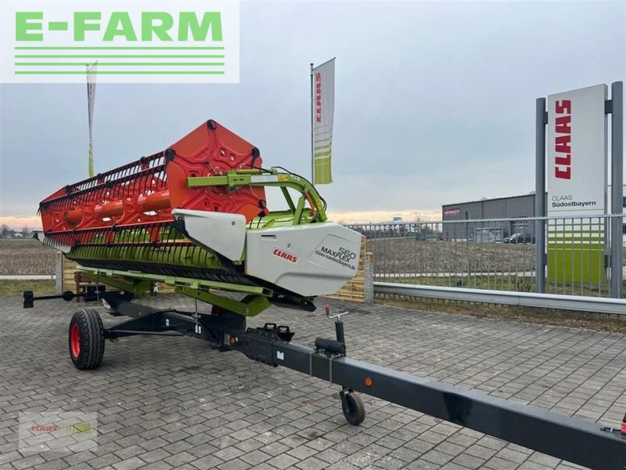 Farm tractor CLAAS maxflex 560 + tw