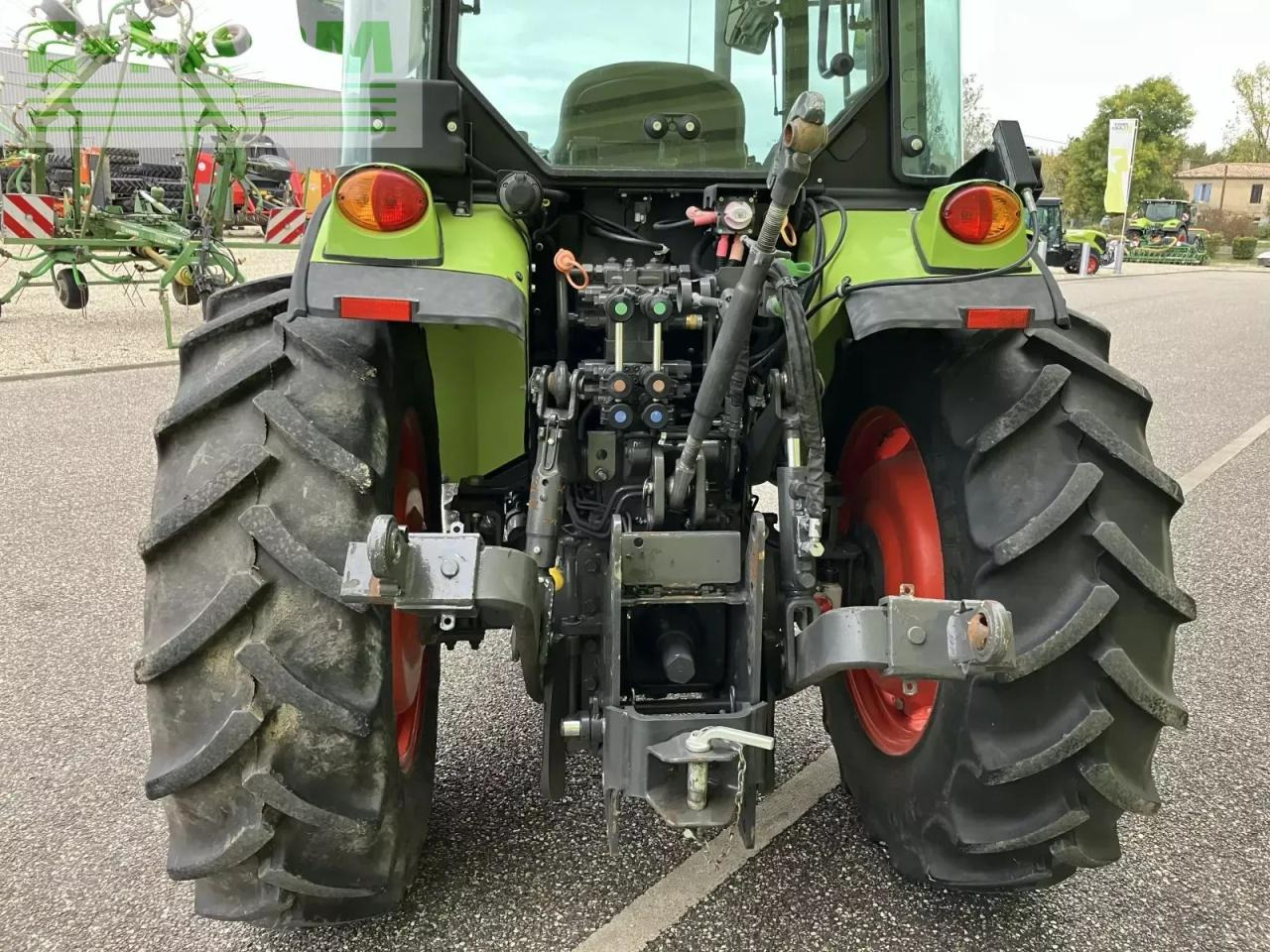 Farm tractor CLAAS nexos 220 vl VL