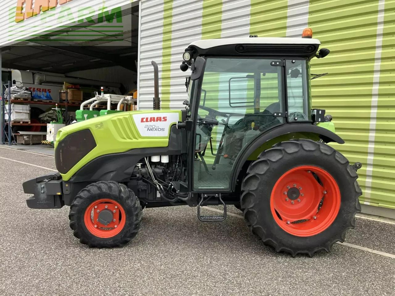 Farm tractor CLAAS nexos 220 vl VL