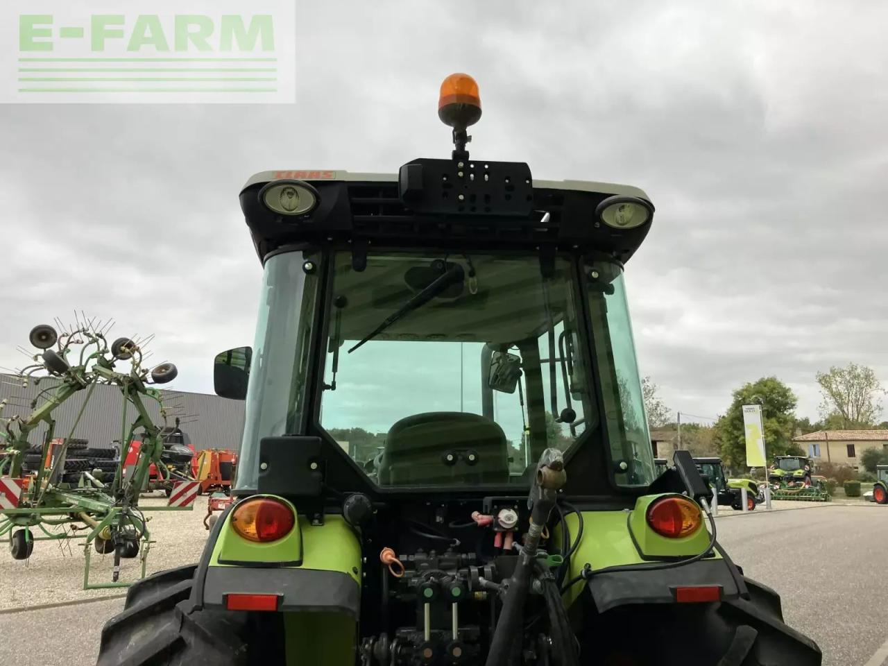 Farm tractor CLAAS nexos 220 vl VL