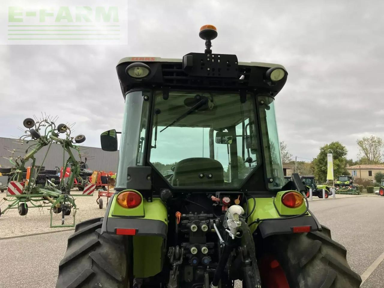 Farm tractor CLAAS nexos 220 vl cabine