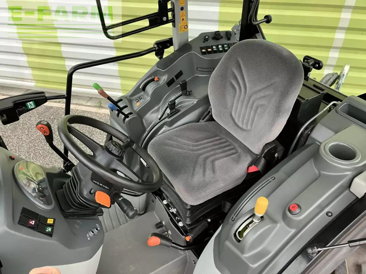 Farm tractor CLAAS nexos 220 vl cabine VL