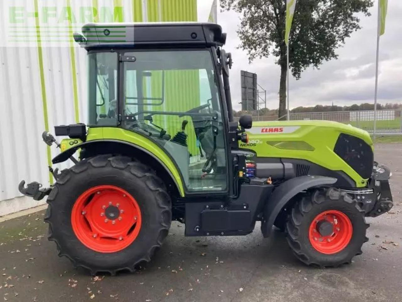 Farm tractor CLAAS nexos 240 m
