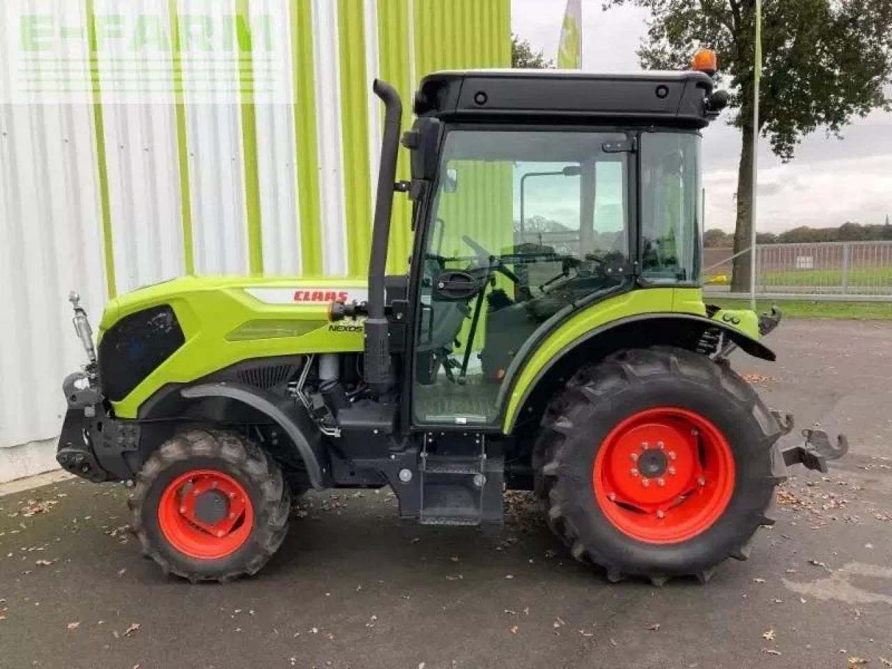 Farm tractor CLAAS nexos 240 m