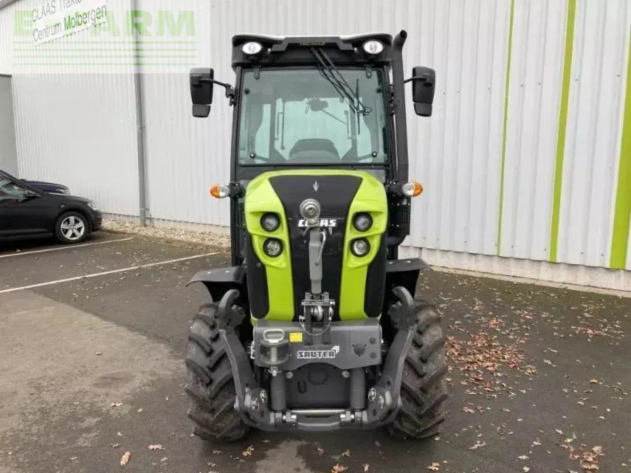 Farm tractor CLAAS nexos 240 m