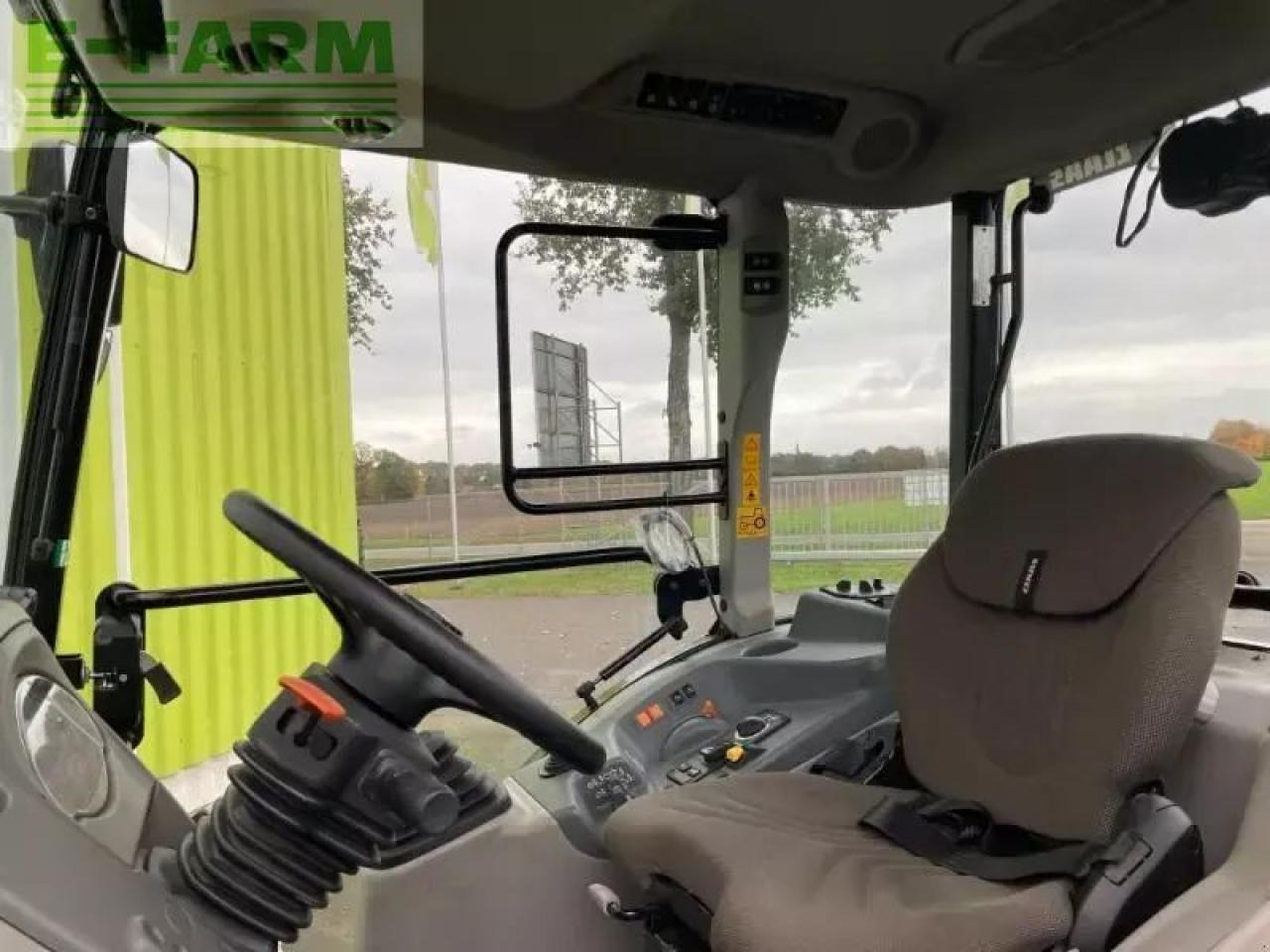 Farm tractor CLAAS nexos 240 m