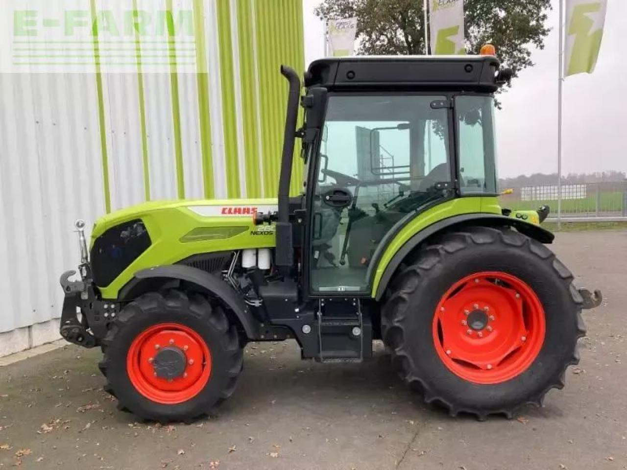 Farm tractor CLAAS nexos 260 l