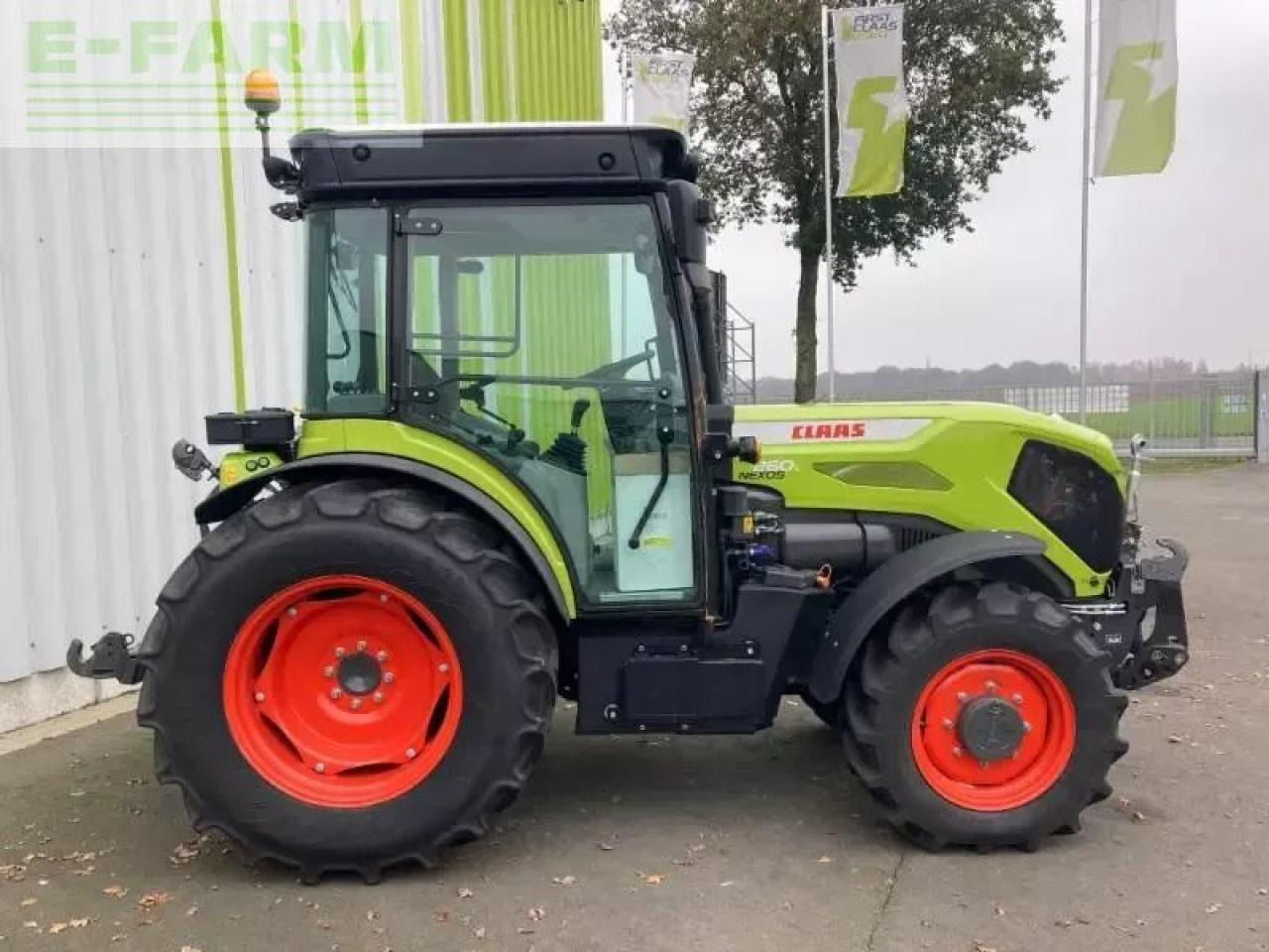 Farm tractor CLAAS nexos 260 l