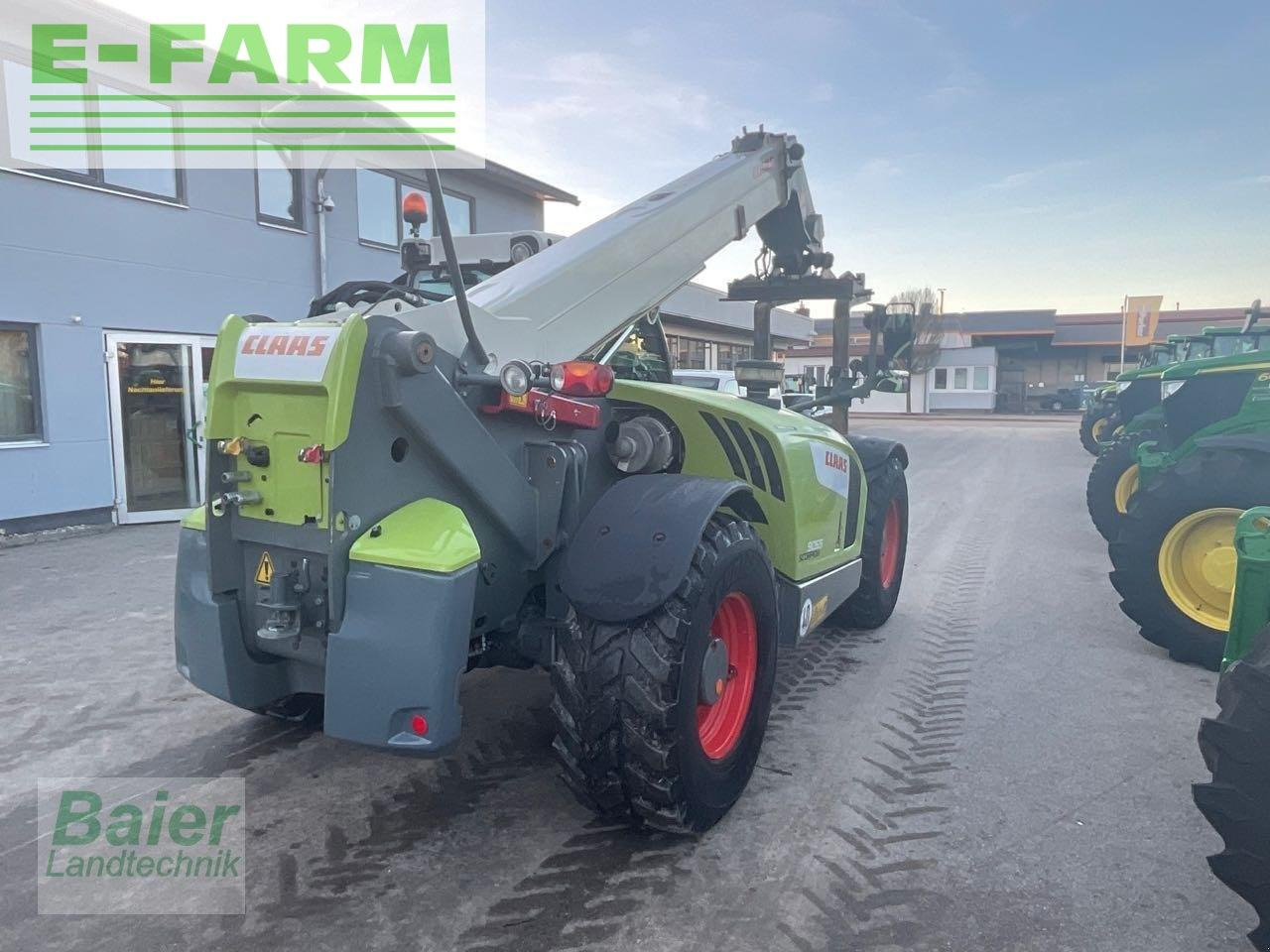 Farm tractor CLAAS scorpion 9055
