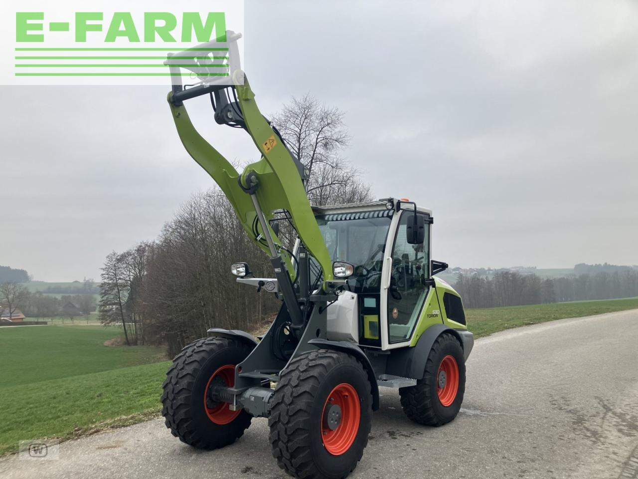Farm tractor CLAAS torion 530