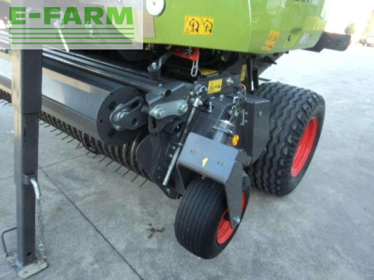 Farm tractor CLAAS variant 485 rc