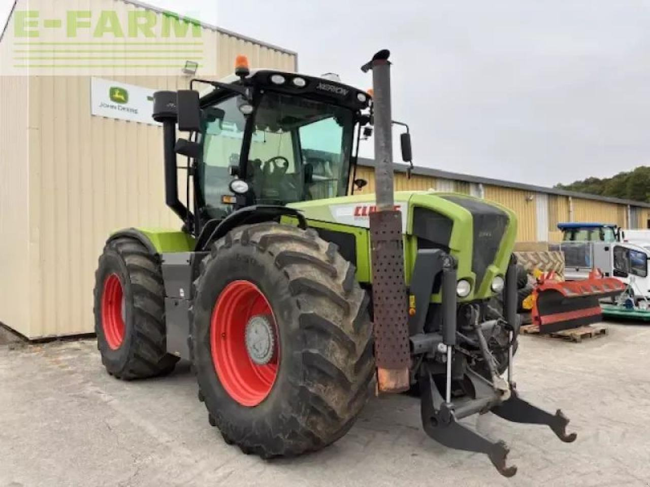 Farm tractor CLAAS xerion 3300
