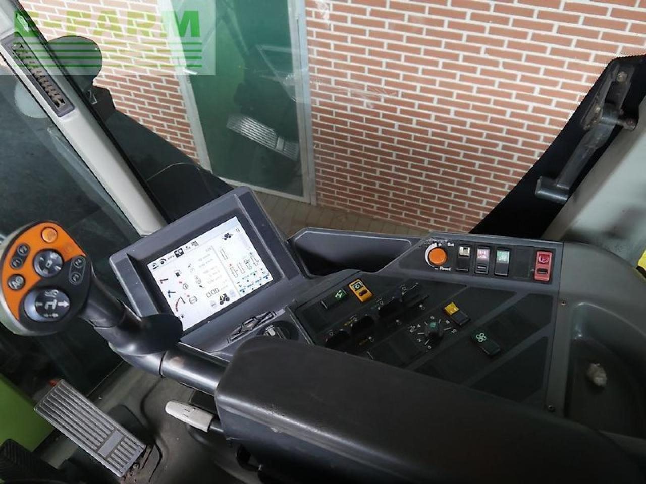 Farm tractor CLAAS xerion 3800 trac TRAC