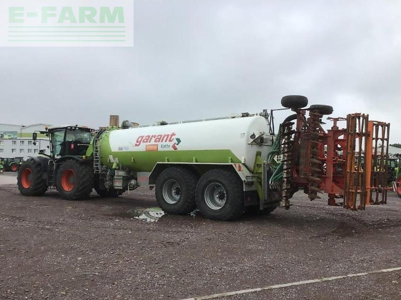 Farm tractor CLAAS xerion 3800 trac vc TRAC VC