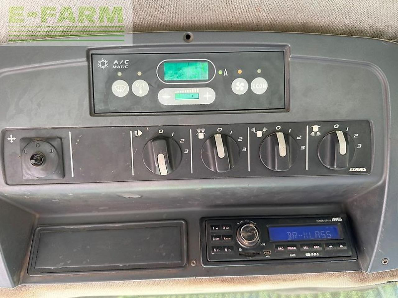Farm tractor CLAAS xerion 3800 vc