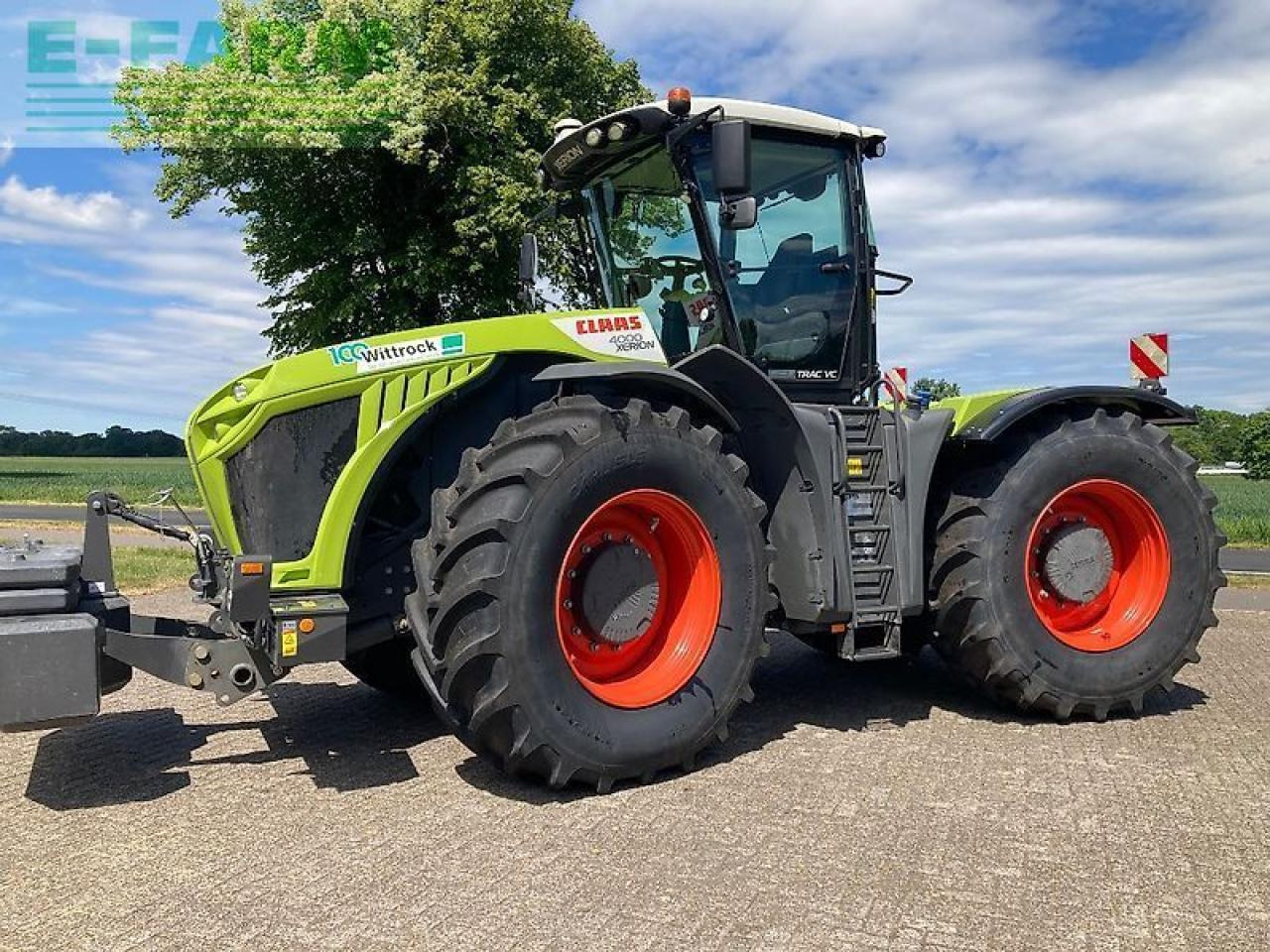 Farm tractor CLAAS xerion 4000 t vc