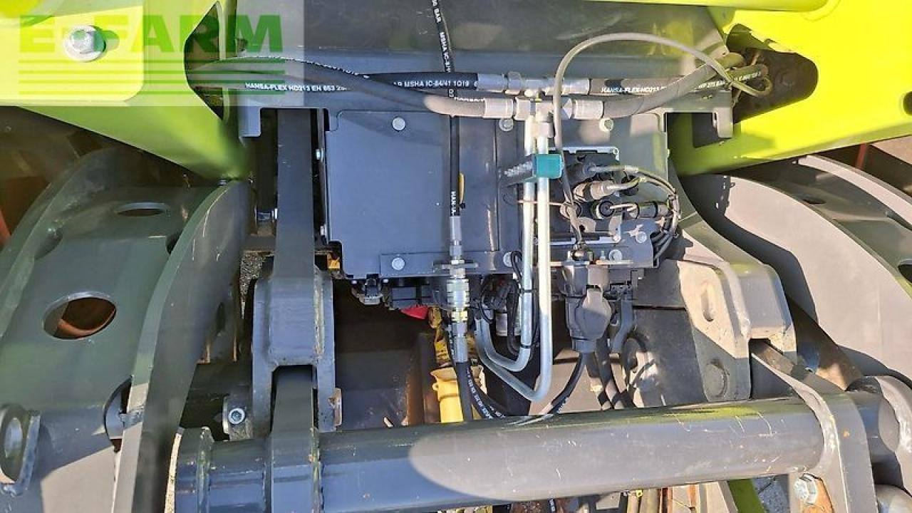 Farm tractor CLAAS xerion 4000 t vc