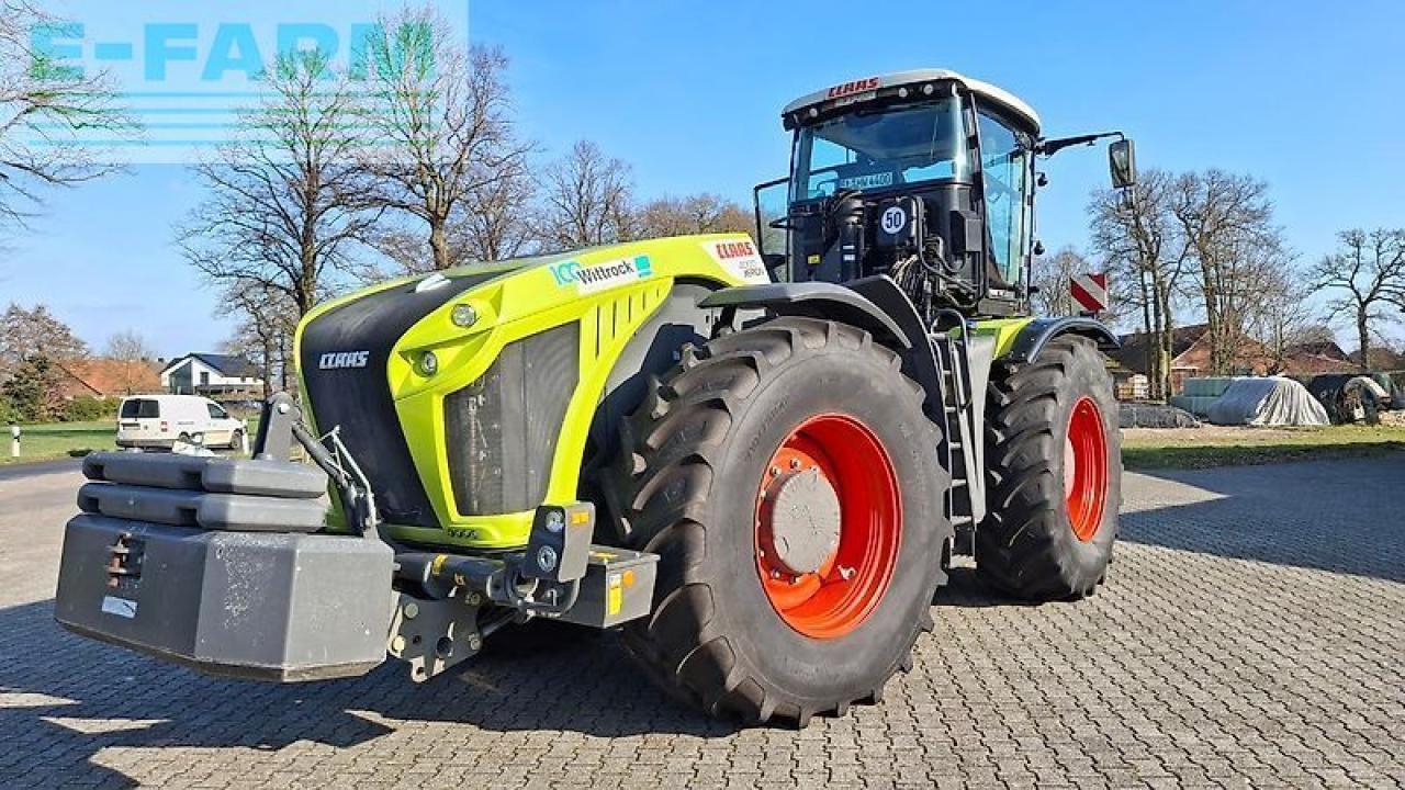 Farm tractor CLAAS xerion 4000 t vc