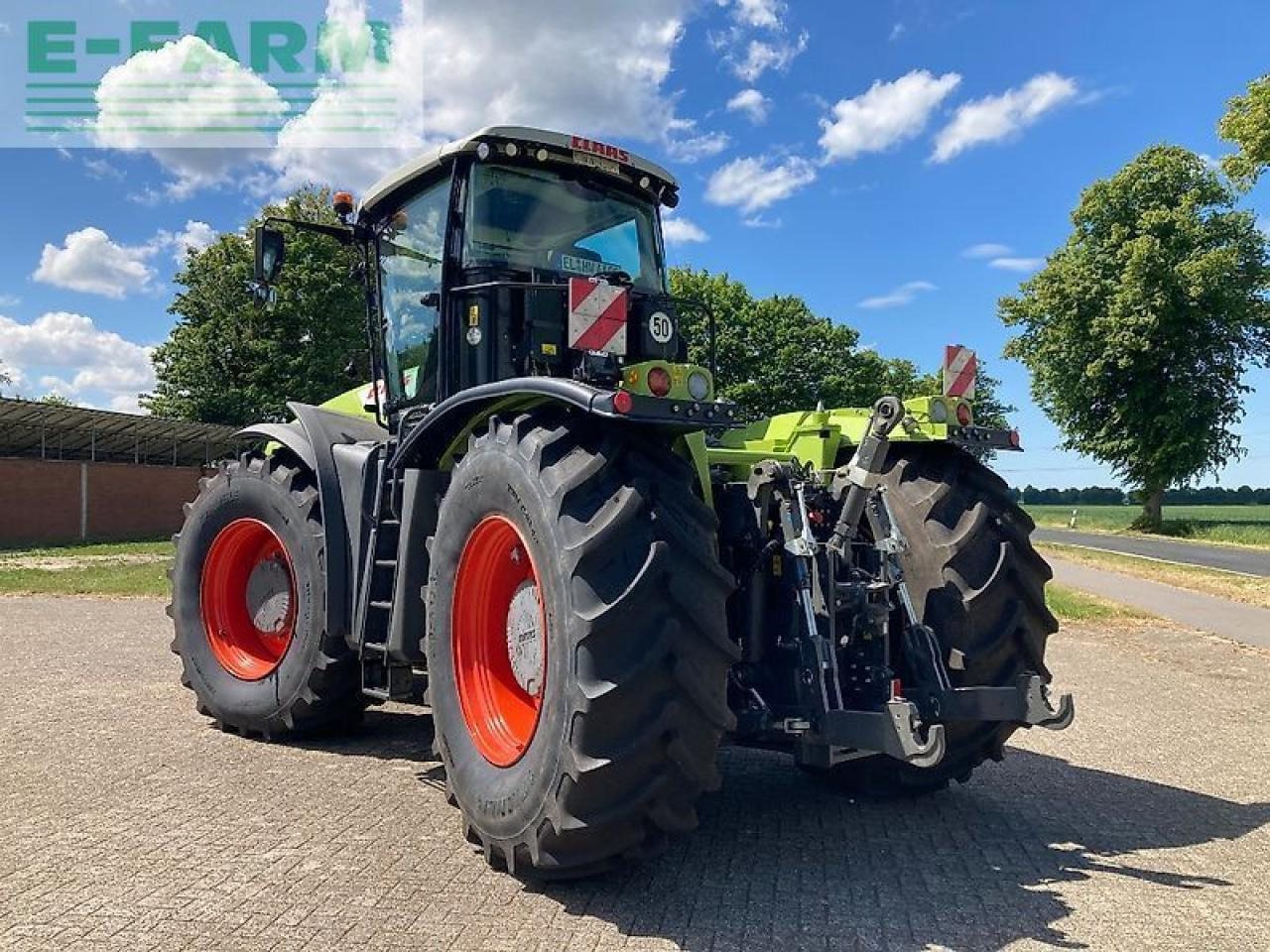 Farm tractor CLAAS xerion 4000 t vc