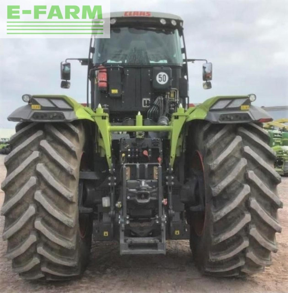 Farm tractor CLAAS xerion 4200 trac