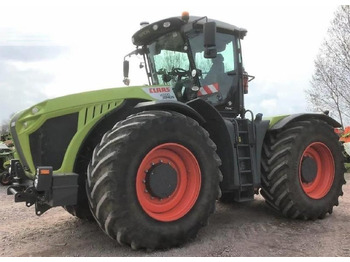 Farm tractor CLAAS xerion 4200 trac TRAC