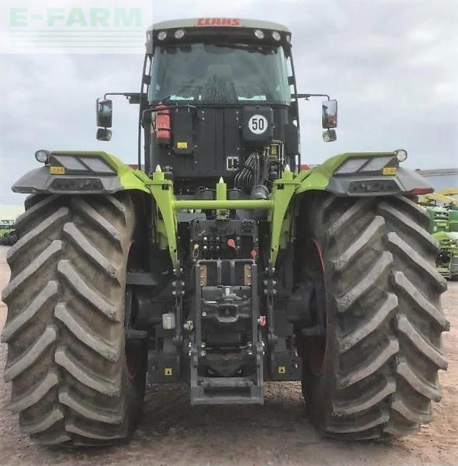 Farm tractor CLAAS xerion 4200 trac TRAC