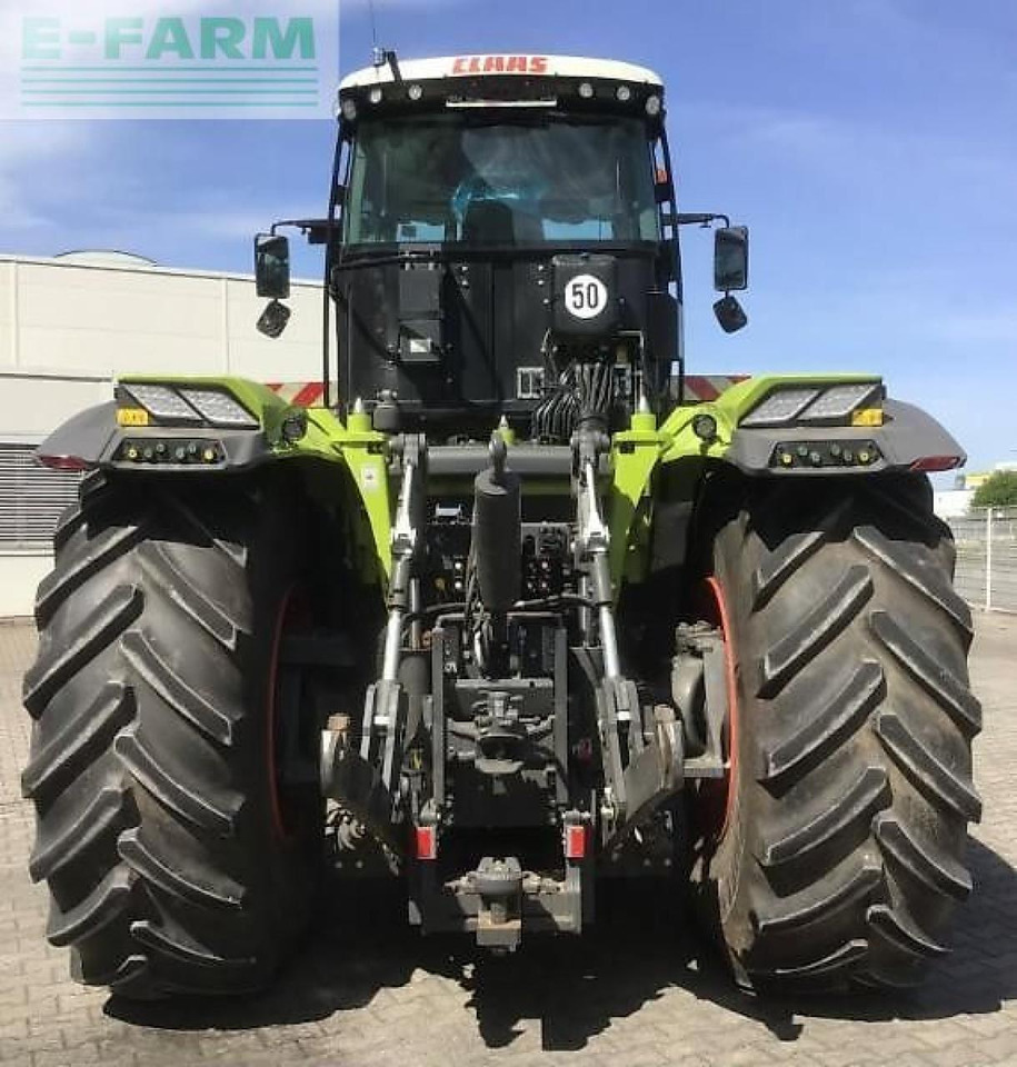 Farm tractor CLAAS xerion 4200 trac TRAC