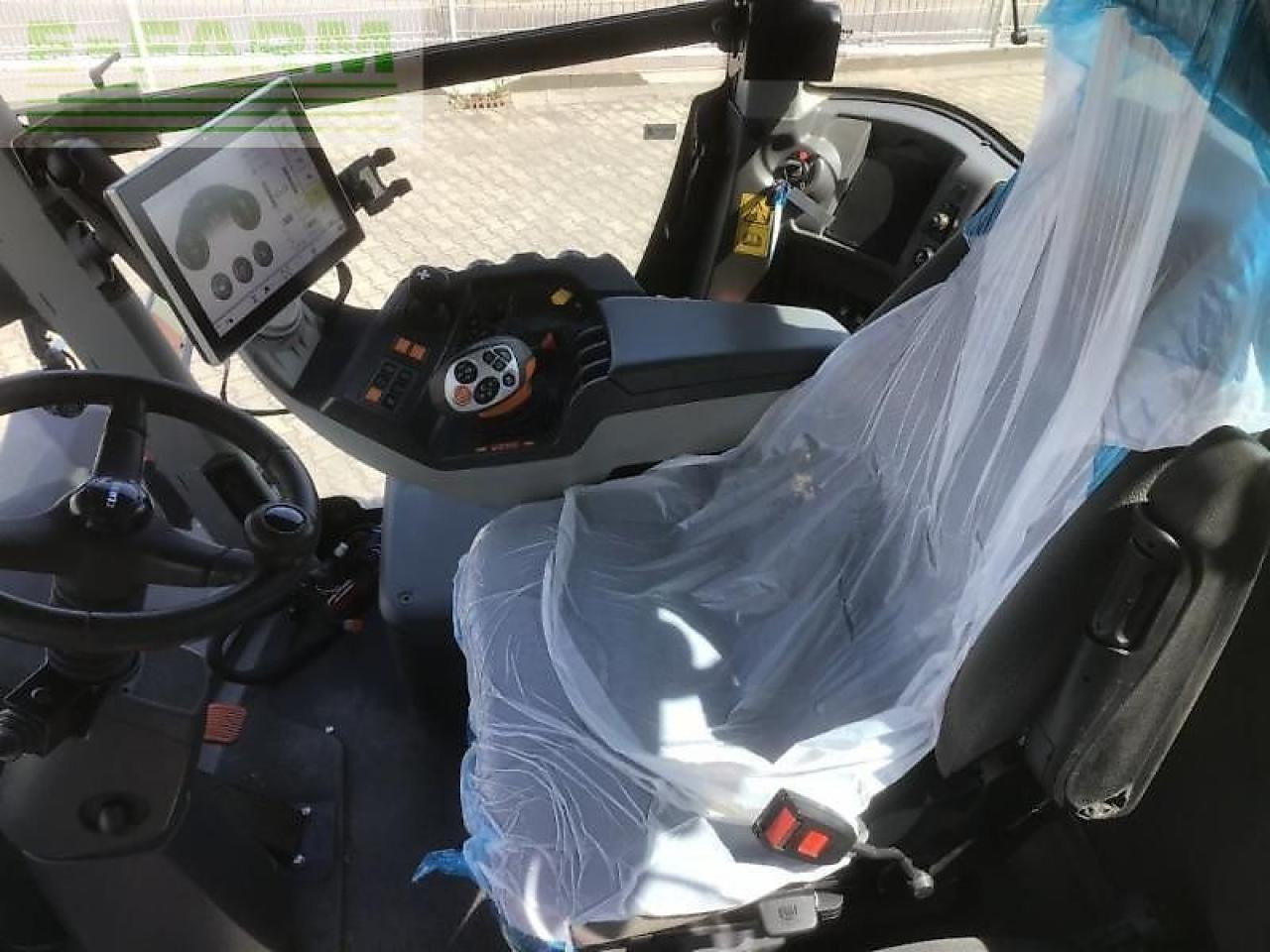 Farm tractor CLAAS xerion 4200 trac TRAC