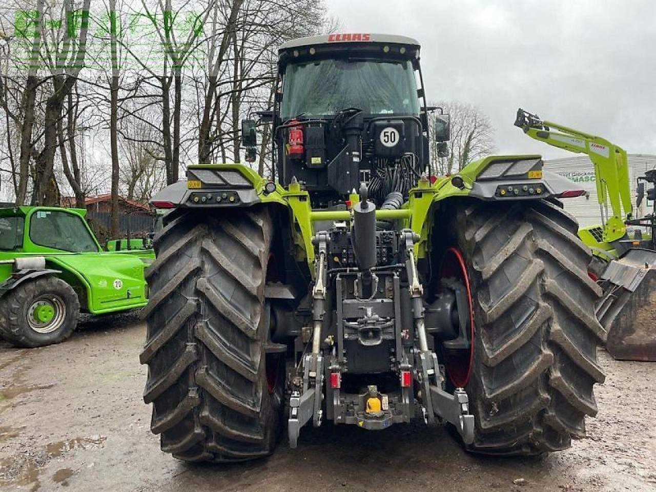 Farm tractor CLAAS xerion 4200 trac vc TRAC VC