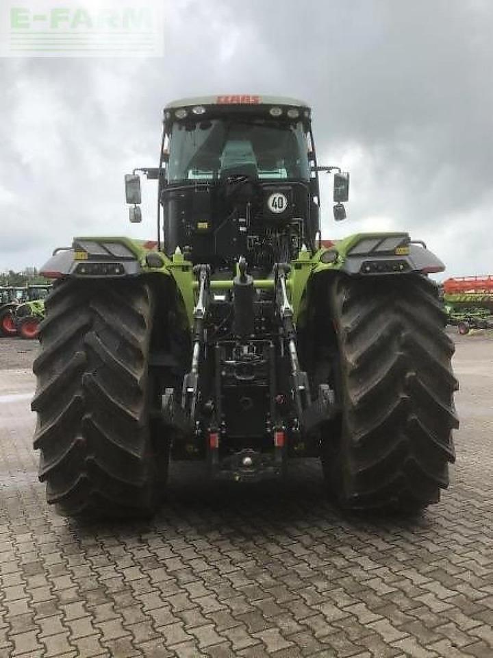 Farm tractor CLAAS xerion 4200 trac vc TRAC VC
