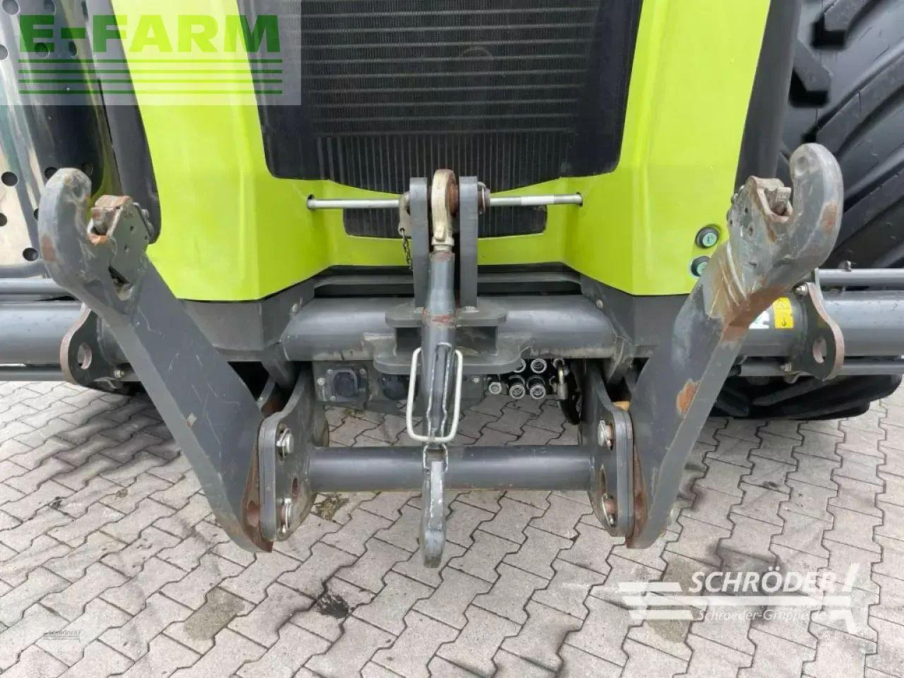 Farm tractor CLAAS xerion 4500