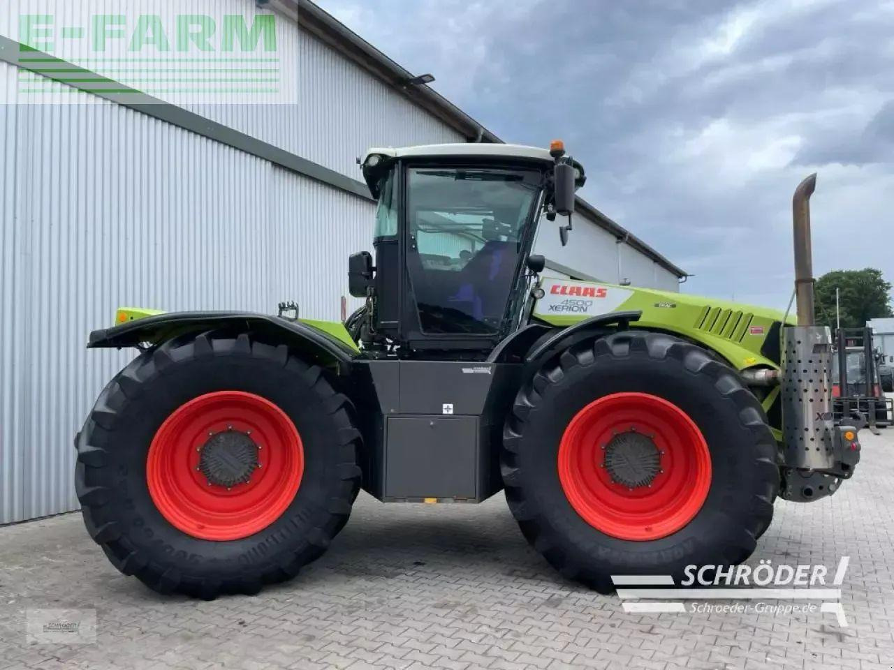 Farm tractor CLAAS xerion 4500