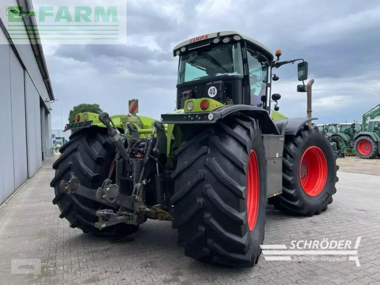 Farm tractor CLAAS xerion 4500