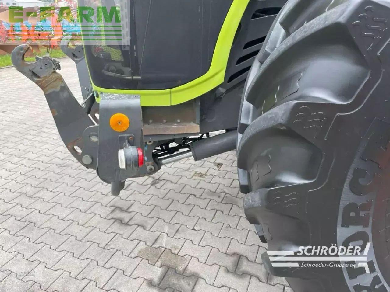 Farm tractor CLAAS xerion 4500
