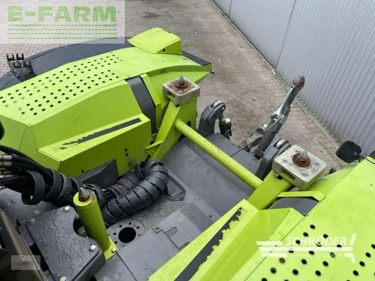 Farm tractor CLAAS xerion 4500