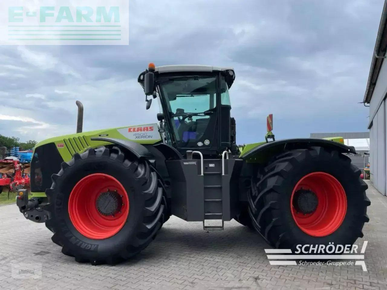 Farm tractor CLAAS xerion 4500