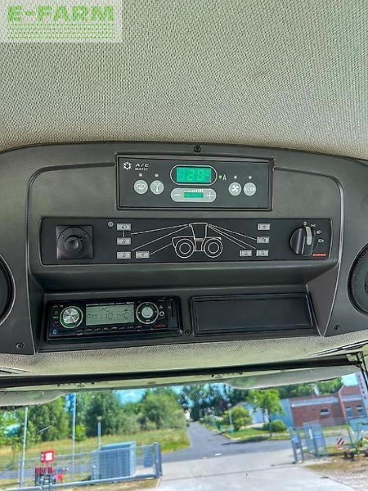 Farm tractor CLAAS xerion 4500 trac vc