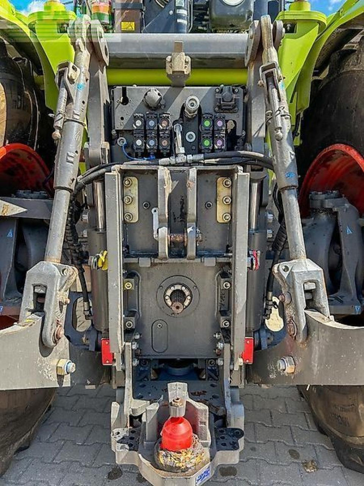 Farm tractor CLAAS xerion 4500 trac vc