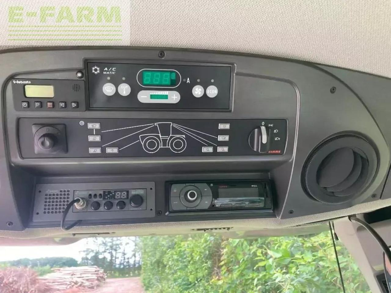 Farm tractor CLAAS xerion 4500 vc