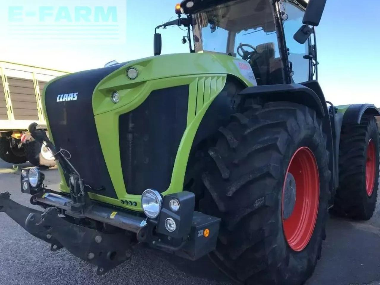 Farm tractor CLAAS xerion 4500 vc