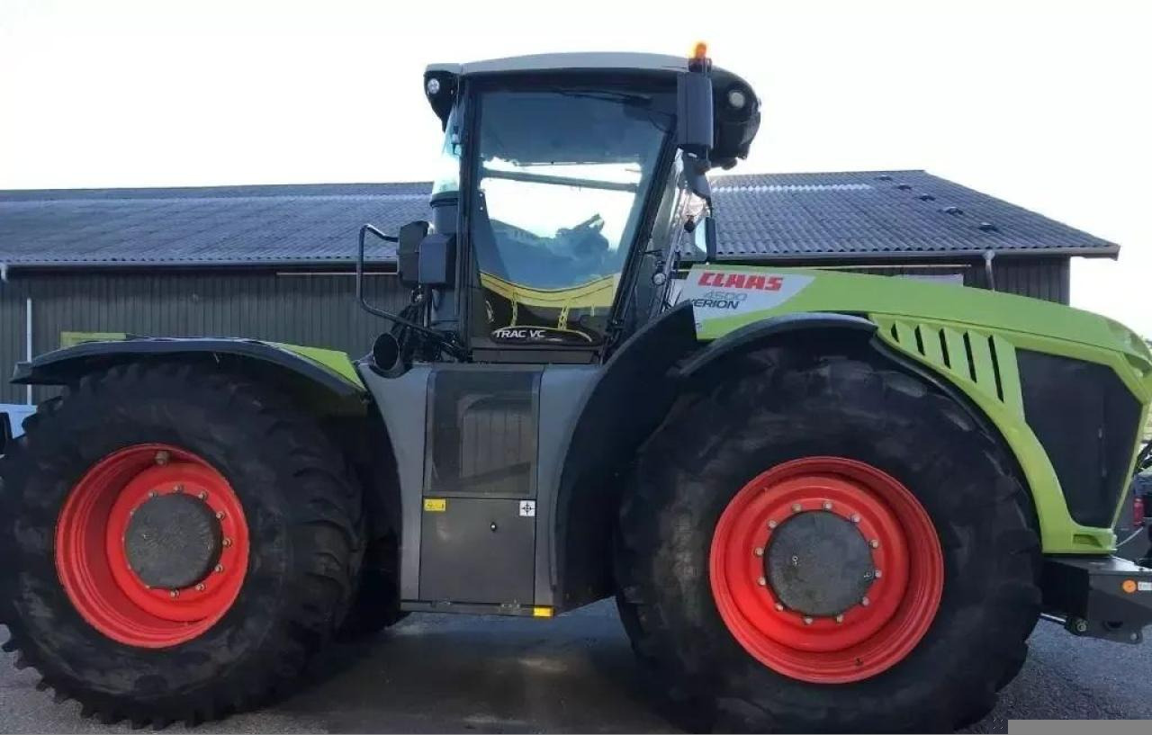 Farm tractor CLAAS xerion 4500 vc