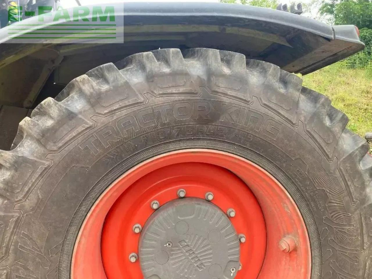 Farm tractor CLAAS xerion 4500 vc